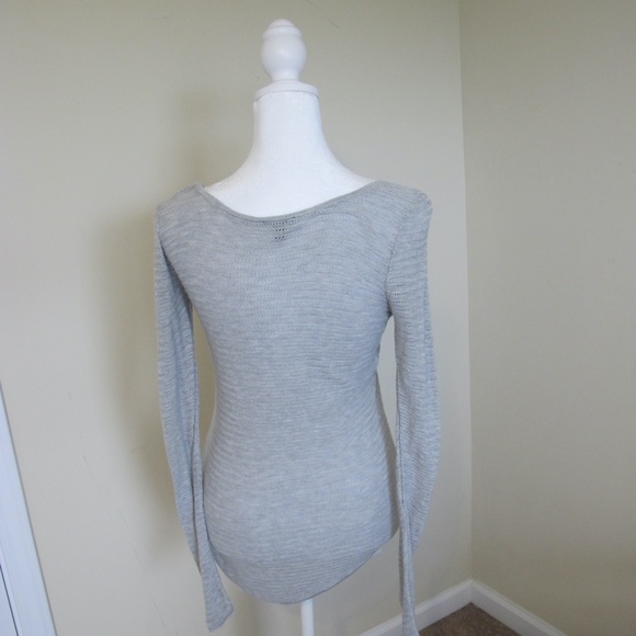 Women's Express Long Sleeve Grey date night chic shirt Top Size Small Grey GUC - Picture 3 of 6